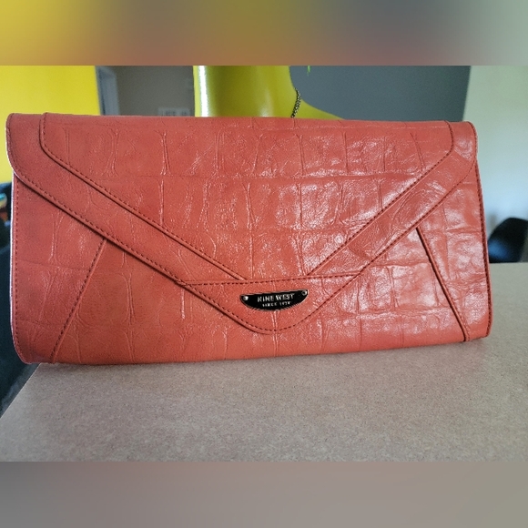 Nine West clutch - Picture 2 of 7